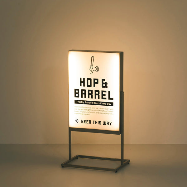 お店と、街を照らす光を<br>LIGHT BOX サイン L-SIZE 開発秘話