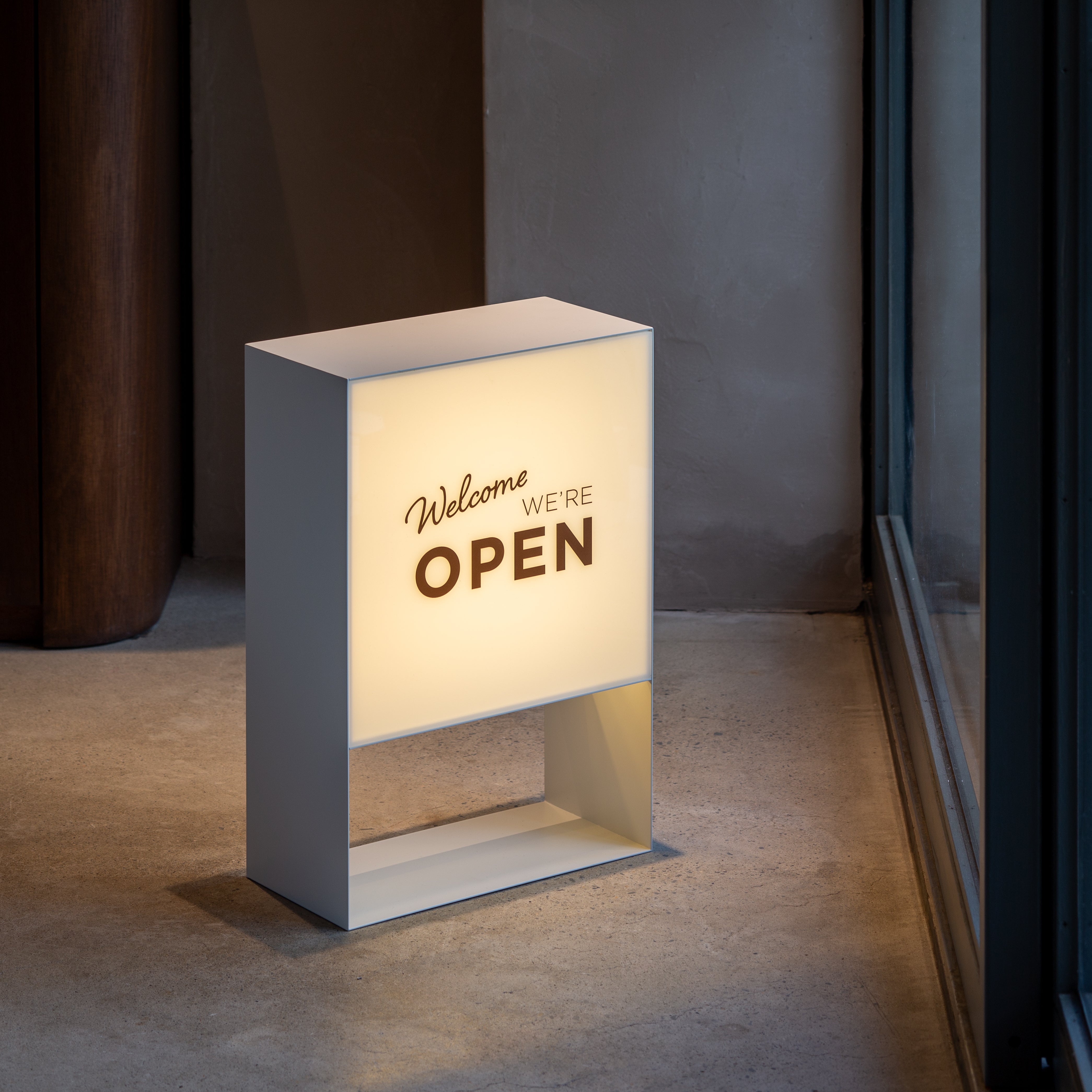 OPEN / CLOSED を知らせる