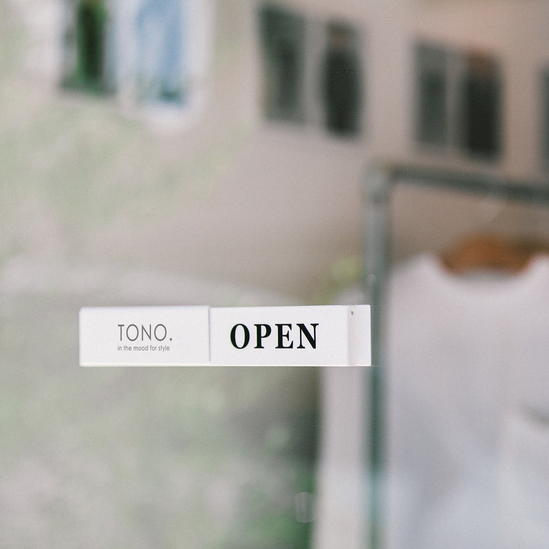 OPEN & CLOSED Wall Sign