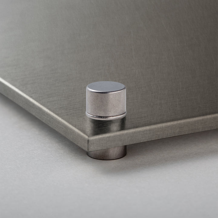 THE DOOR PLATE - RIVET