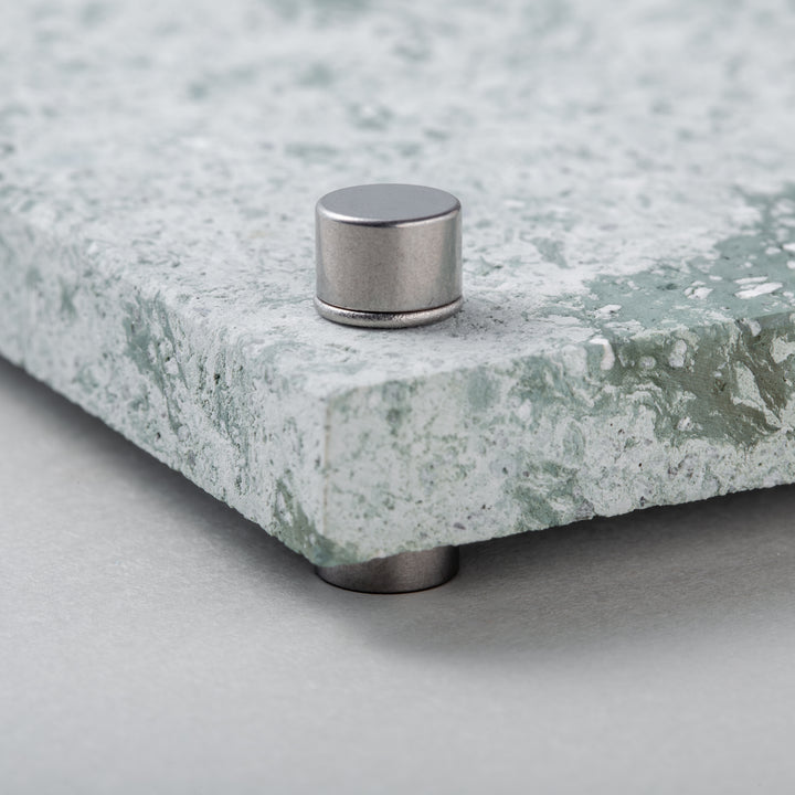 THE DOOR PLATE - RIVET