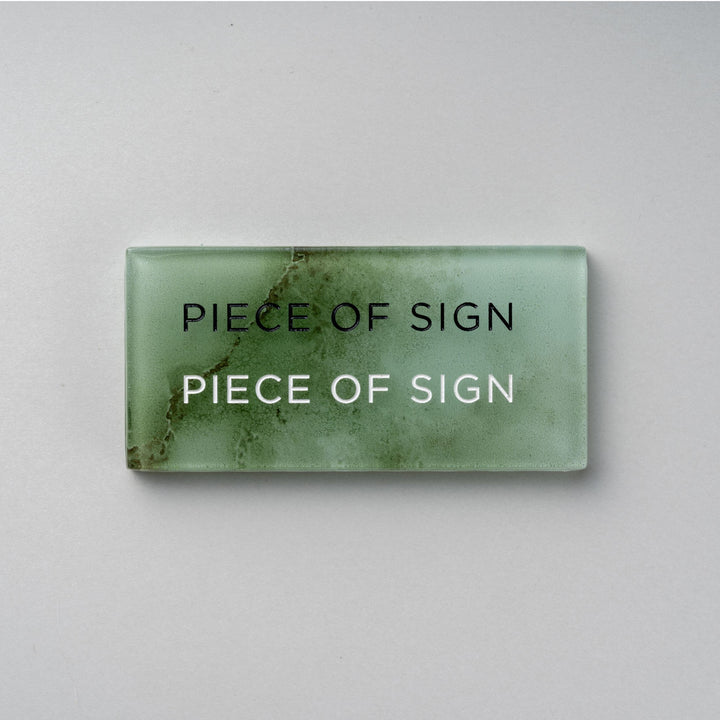 GLASS INFO SIGN - 彫刻仕上げ - PIECE OF SIGN