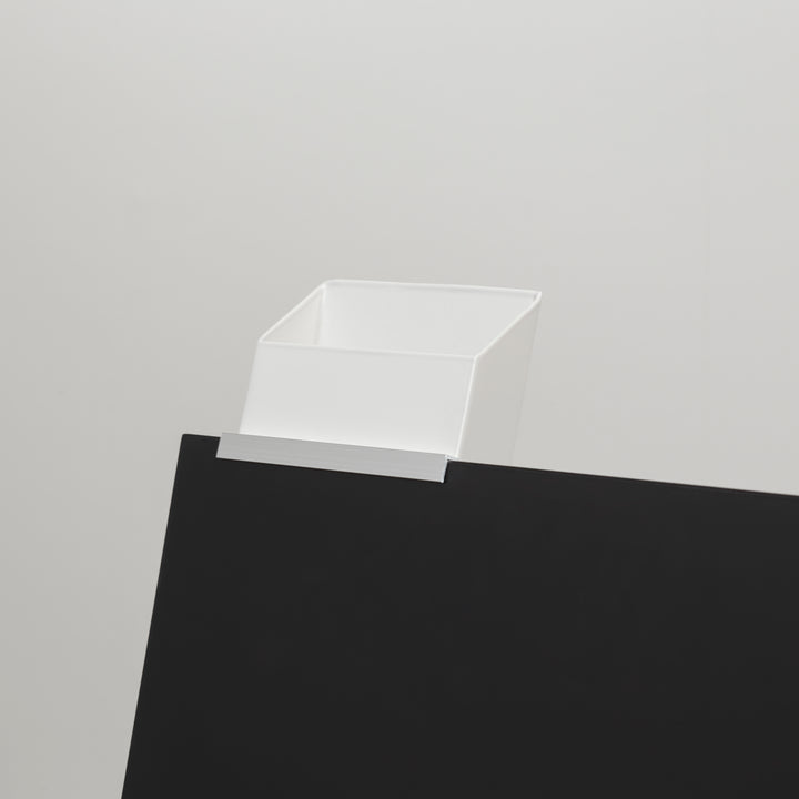 FLYER BOX - チラシボックス - PIECE OF SIGN
