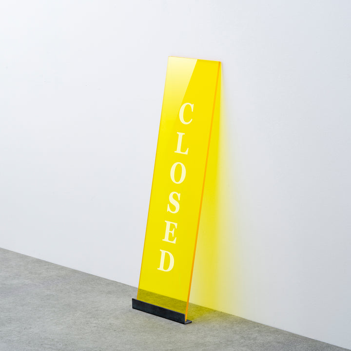 OPEN & CLOSED 床置きサイン - PIECE OF SIGN