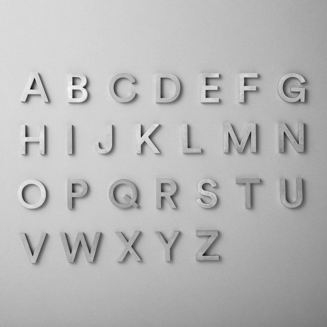 切文字表札　英字6文字　艶消し黒色　4mm厚　センチュリーボールド体